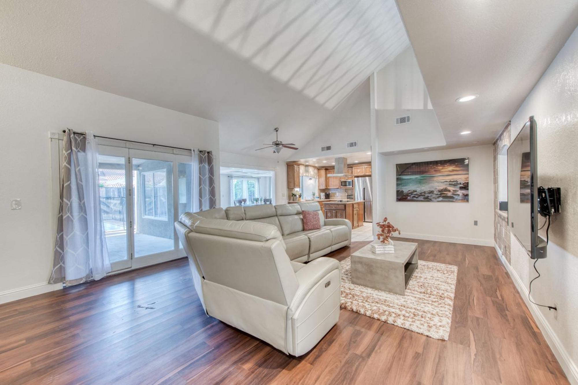 Apartment Fig Garden 4br House W Pool *