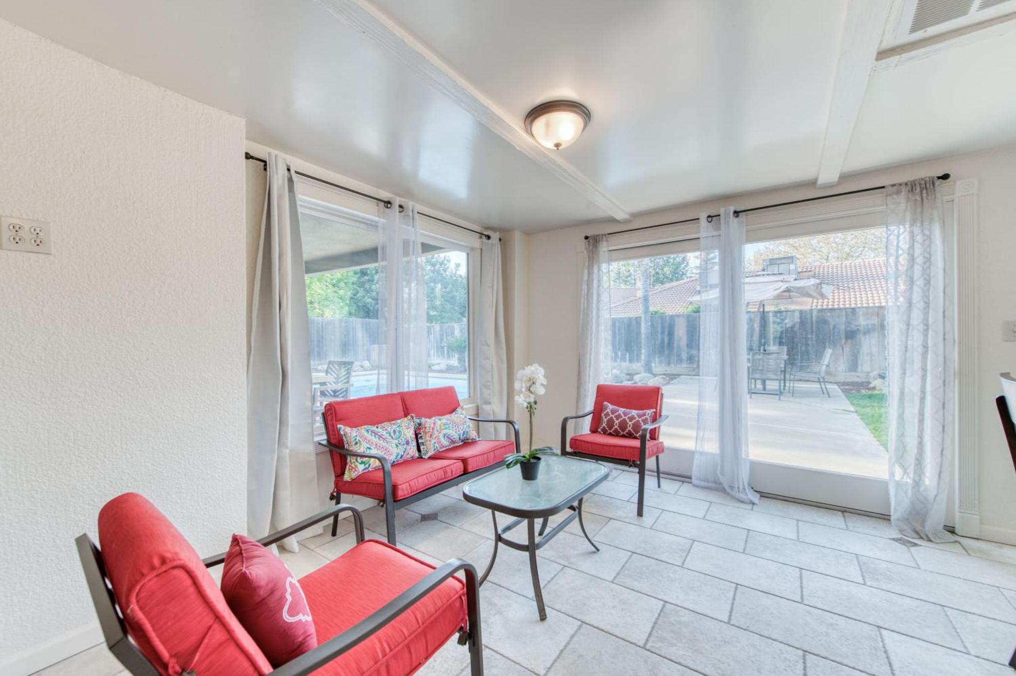 Fig Garden 4br House W Pool * Fresno